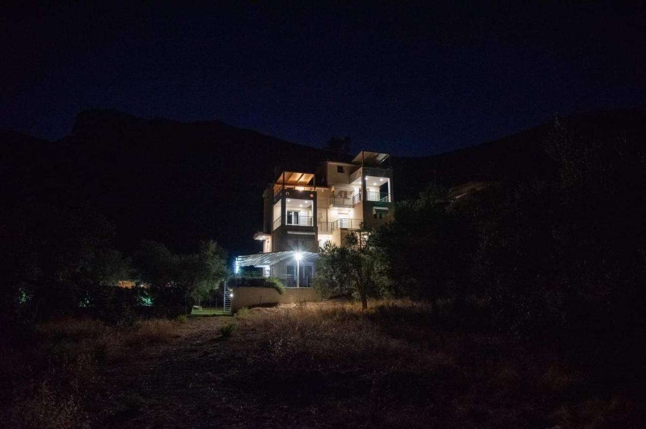 Nikole'S Villas Luxury 180M2 Tirós Exteriér fotografie