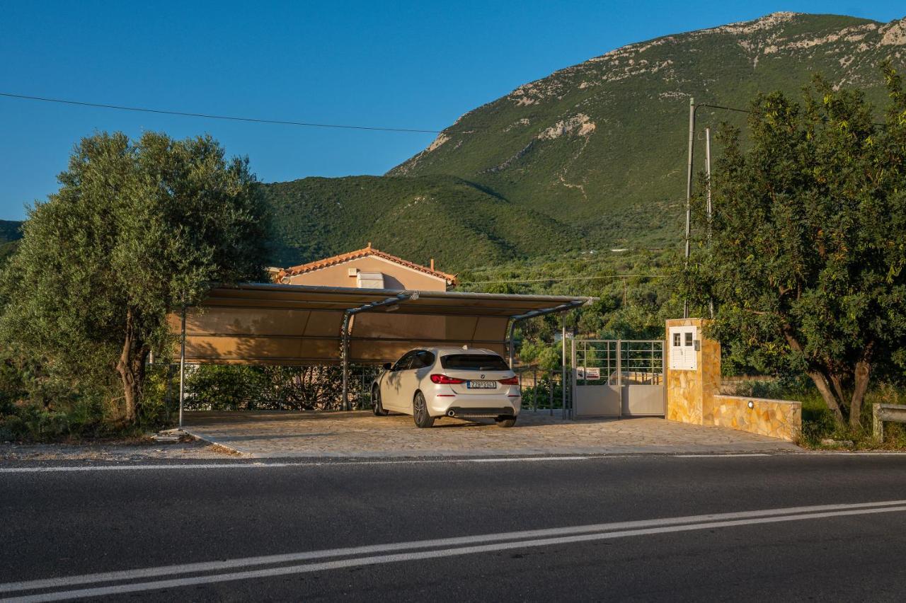 Nikole'S Villas Luxury 180M2 Tirós Exteriér fotografie